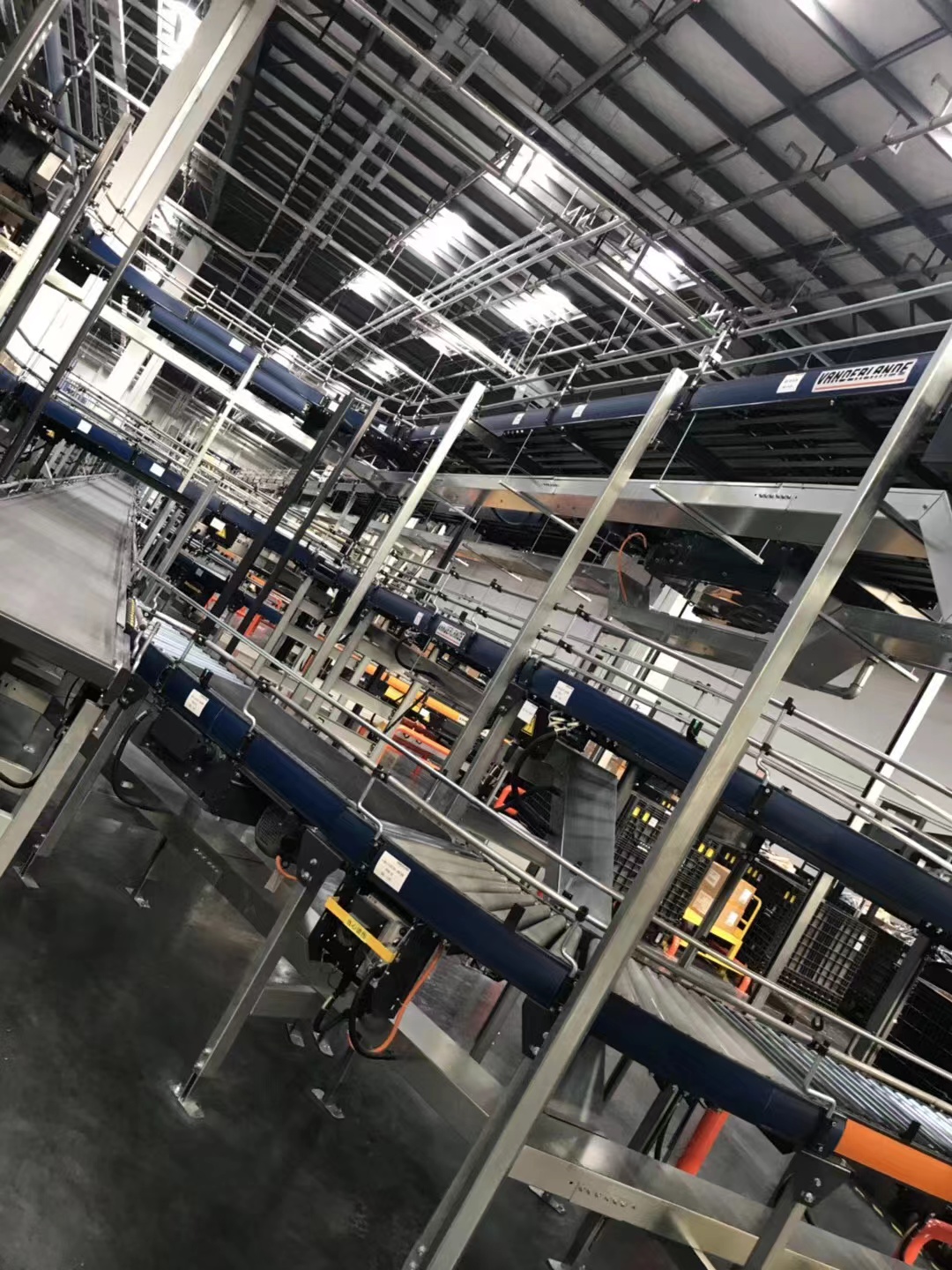 某世界品牌服装分选基地施工现场(图4)