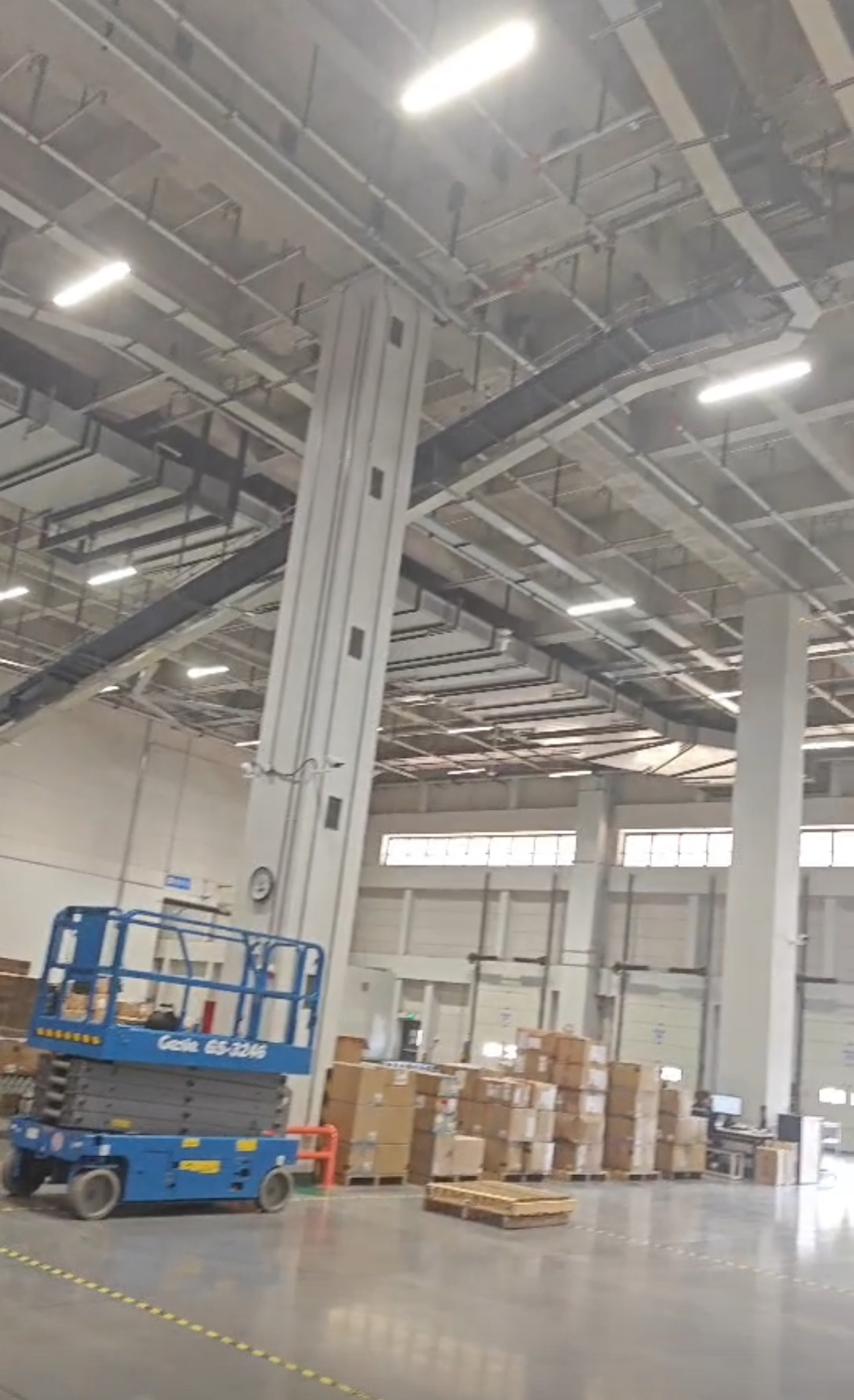 世界知名玩具企业仓储皮带跟换现场(图4)